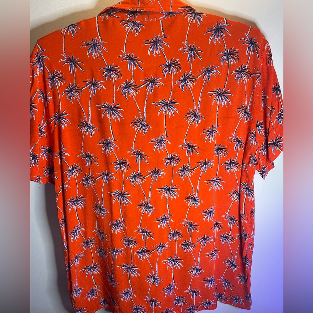 Guess Beach Shirt - Picture 2 of 3